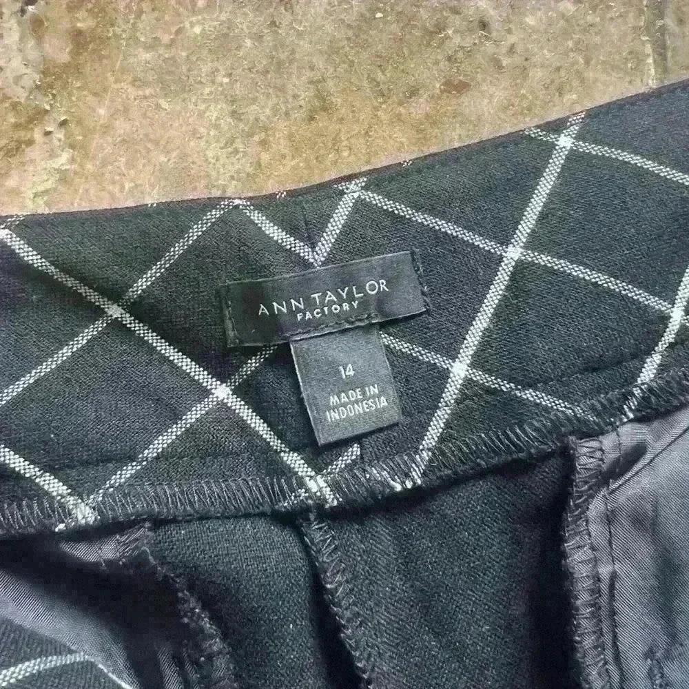 Ann Taylor Factory women’s dress pants size 14. Excellent condition. - Picture 9 of 11